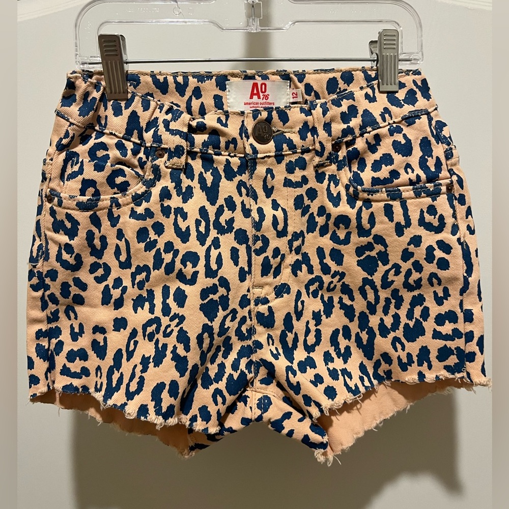 Ao76 Leona leopard print denim short Sz 12